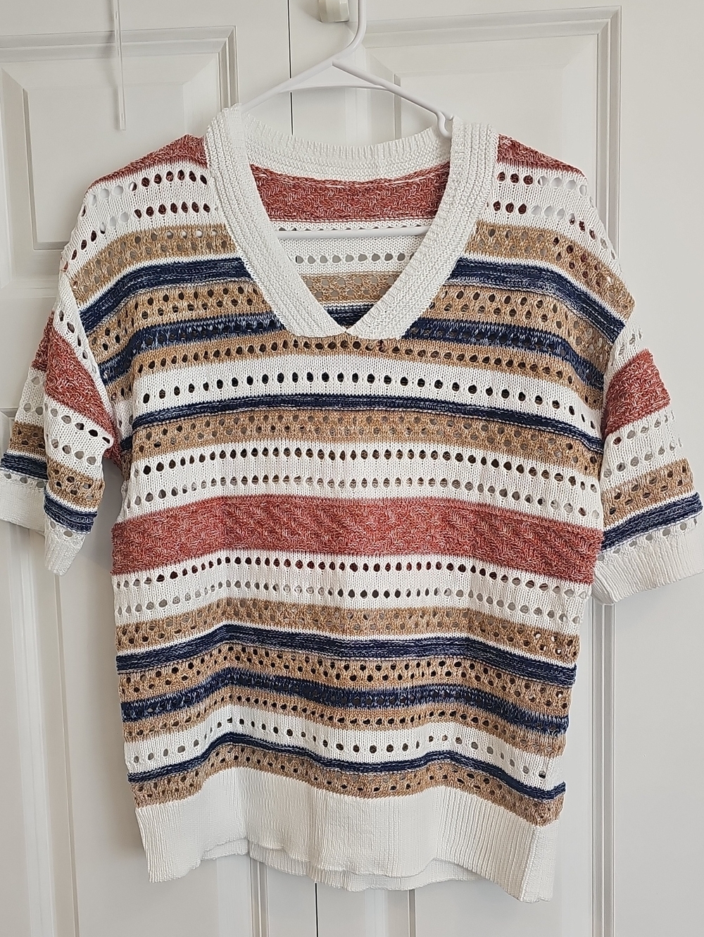 Source Unknown White V-Neck Sweater with Rust, Navy & Tan Stripes